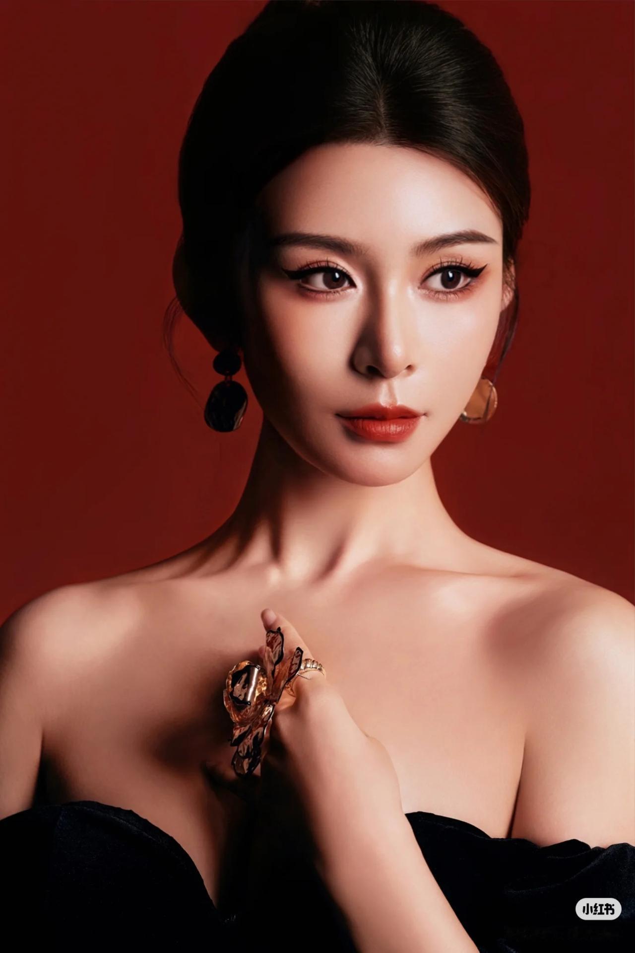 晒图笔记大赛美女穿搭写真