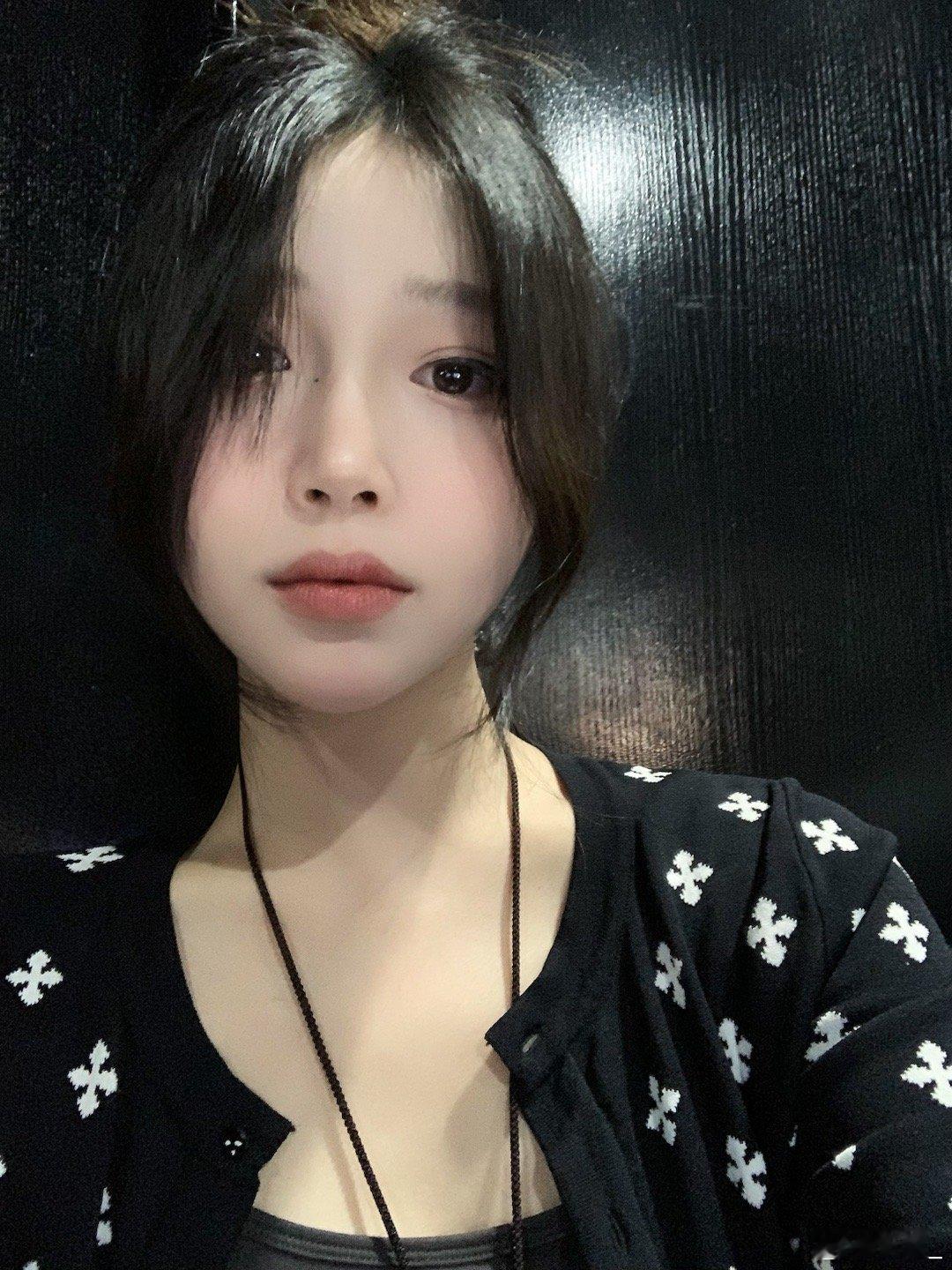 跟一个综艺吧  ​​​