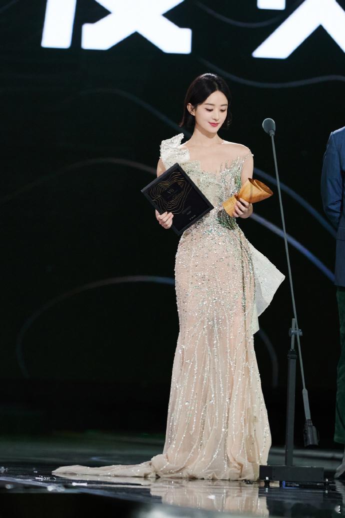 赵丽颖星光大赏返图  赵丽颖感谢支持和喜爱   赵丽颖真的太会了！星光大赏返图里