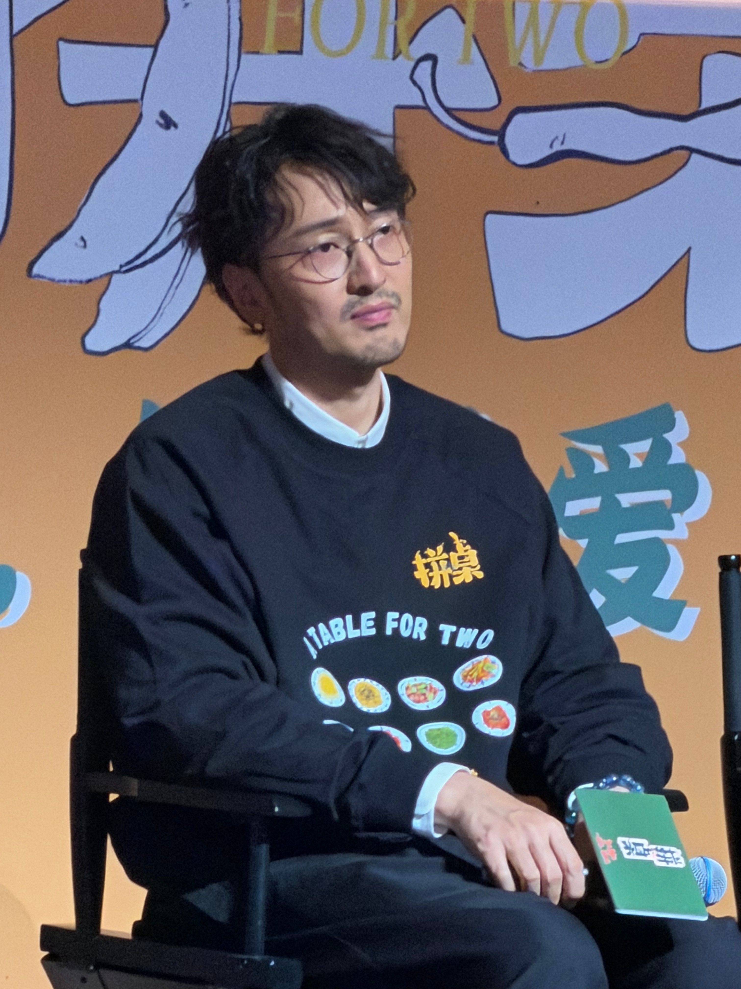 电影拼桌上海首映礼看完电影《拼桌》，被一碗酱爆猪肝，一碗葱油拌面，一碗热肉圆汤深