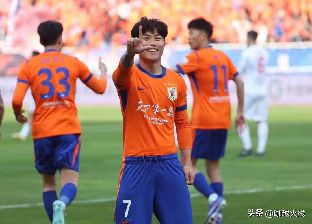 山东泰山队和北京国安队是1994年开启职业联赛以来一直在的老牌球队，30多个赛季