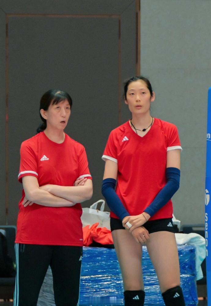 世界女排联赛第二周的比赛即将开始，正在澳门备战的中国女排这几日抓紧时间进行合练。