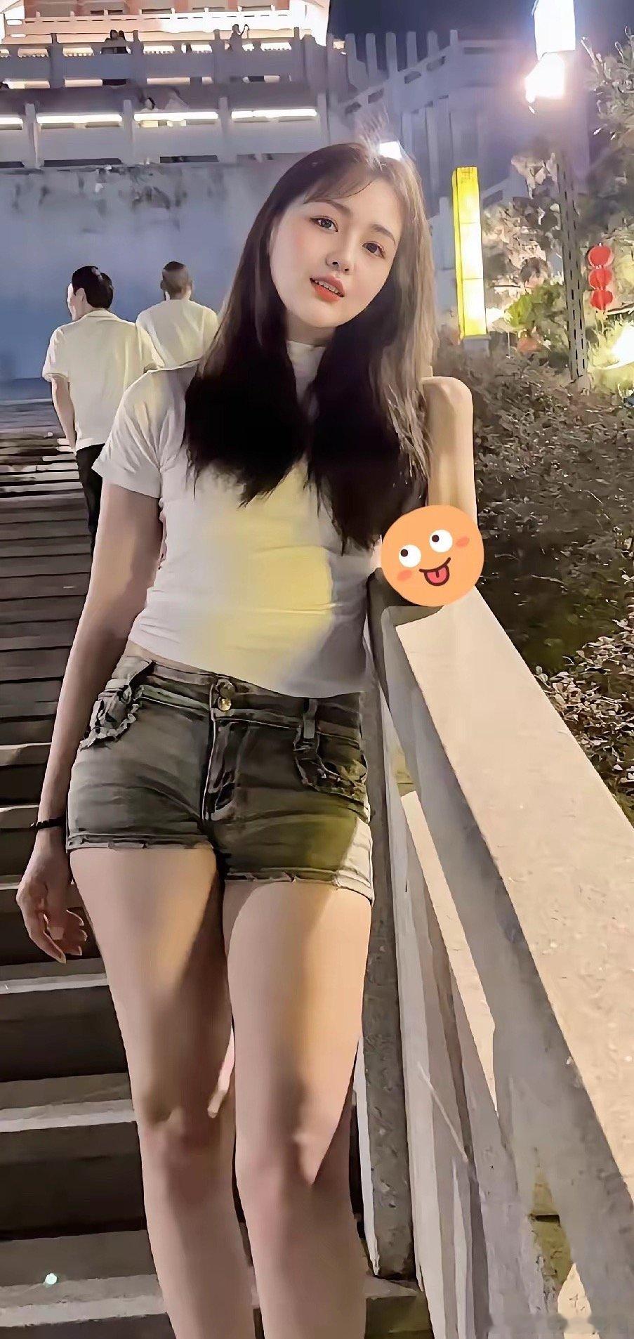 两情若是长久时，又岂在朝朝暮暮 