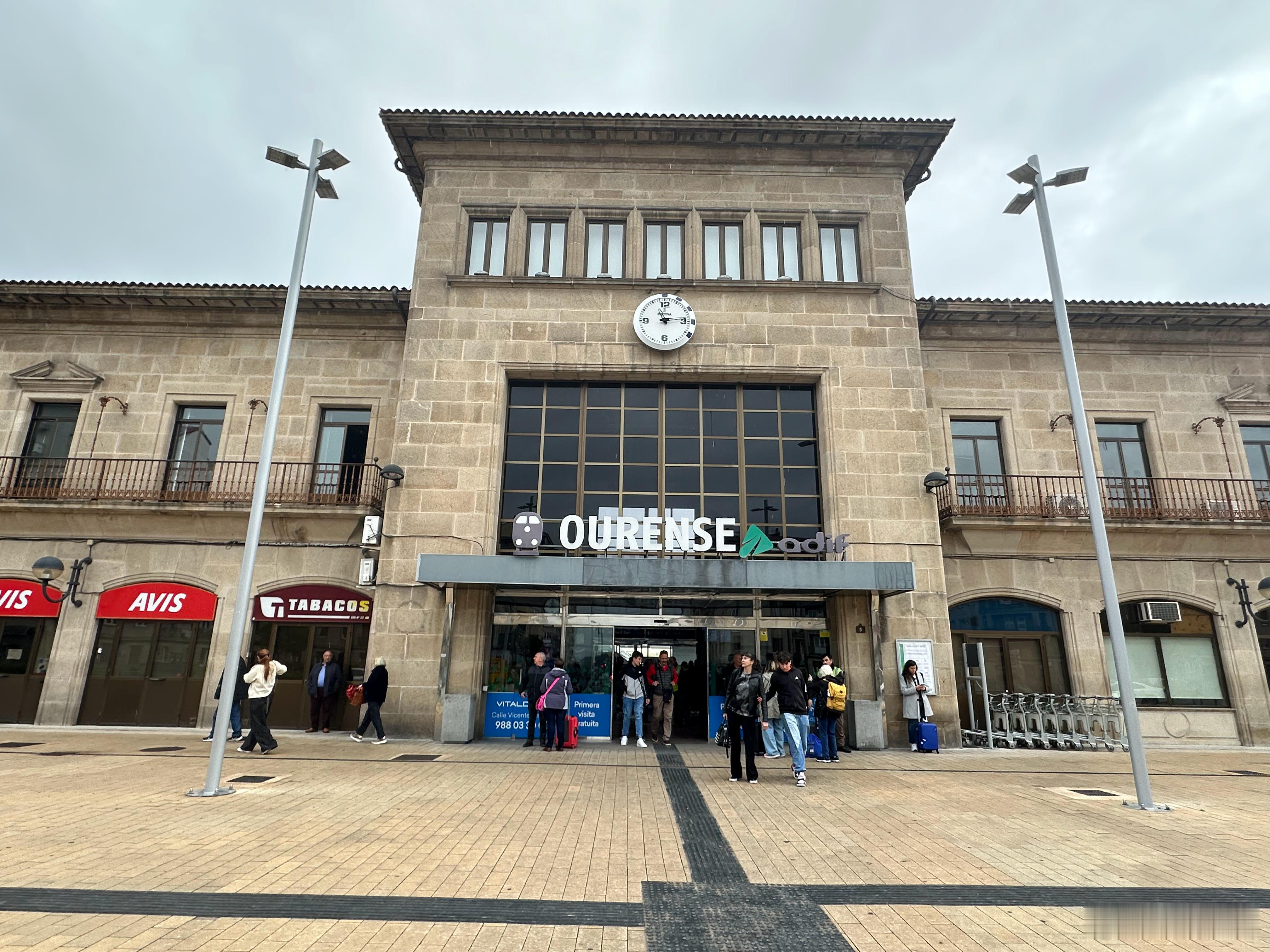 【在奥伦塞的中国自助餐】到了奥伦萨后，先去吃点东西。于是我搜了一下附近的中餐馆，
