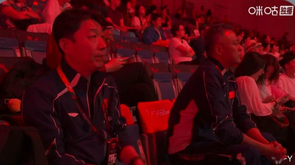 石油2-1菜粥大黑脸和何潇？ 