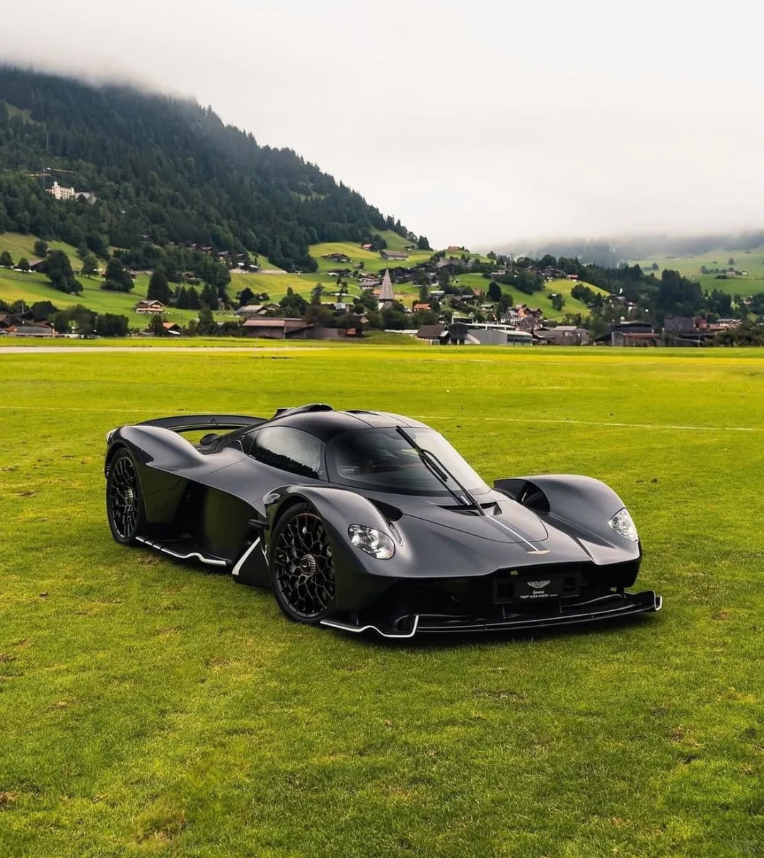 Aston Martin Valkyrie Spider