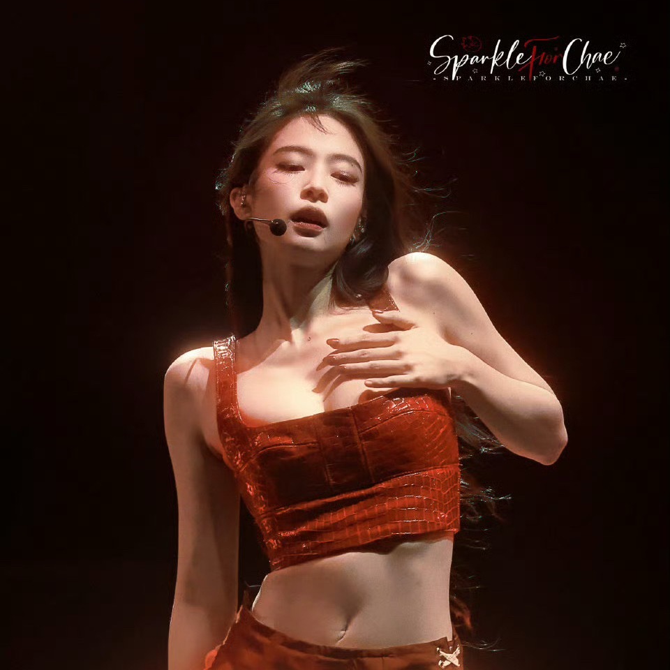 JENNIE  金珍妮天生就是要大红的 好像红色就天生适合她的气质jennie 