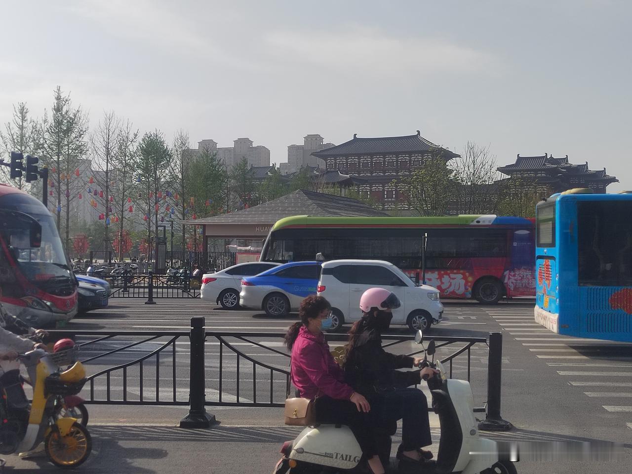 在洛阳待久了，总感觉洛阳这个地方有点奇怪，说不上哪里奇怪，就是感觉洛阳这个地方与