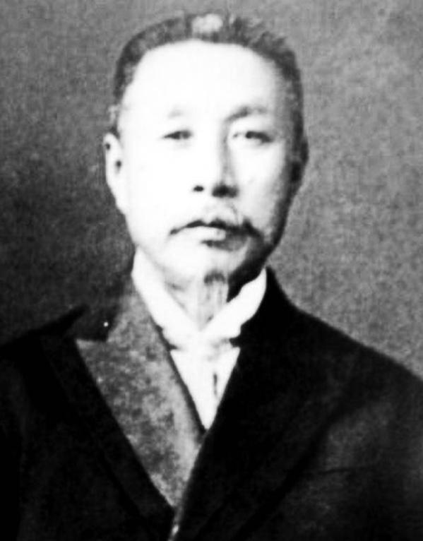 1951年，86岁的张本政被押到刑场枪毙，百姓怒不可遏，烂菜叶和臭鸡蛋齐飞："一