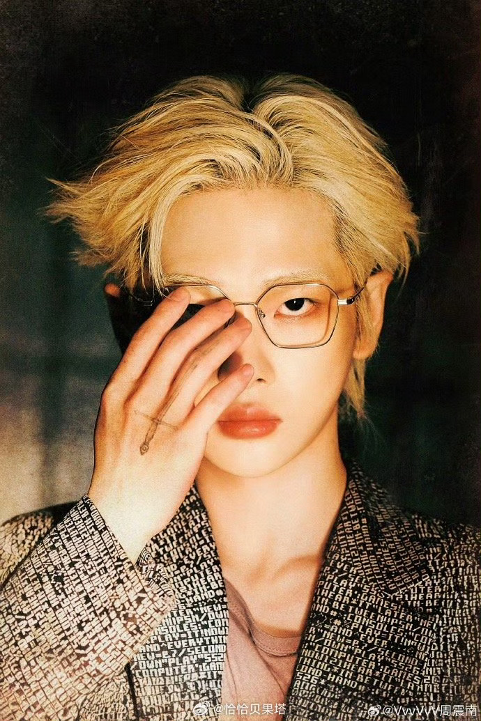 周震南 微博kid当大家都在讨论“成年人的体面”，周震南用行动重新定义了这个词。