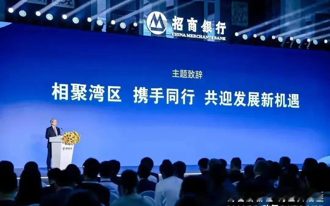 不管你信不信，都值得看一看：
1、属猪：福泽深厚
2、属鼠：聚财有道
3、属蛇：