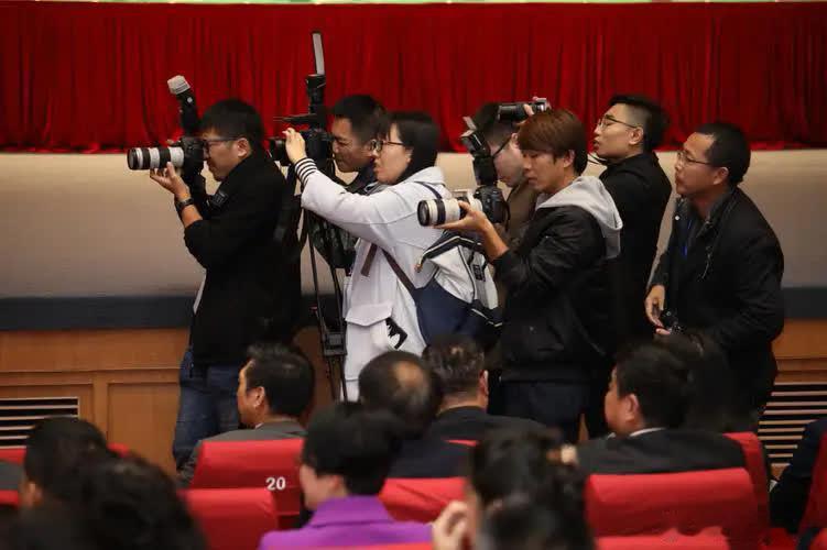 有人提出建议：中国可以参考俄罗斯的做法，不允许日本民航飞机过境中国领空。如此一来