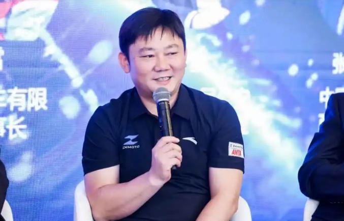 张雪结束北京游玩之后，便正式开始“工作”，与一众大佬聚会，从位置来看，张雪仍然是