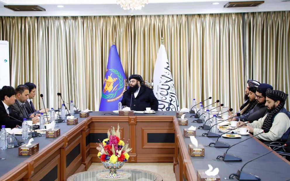 日本开始在西边发力。阿富汗塔利班难民事务部长阿卜杜勒·卡比尔已与日本新任喀布尔大