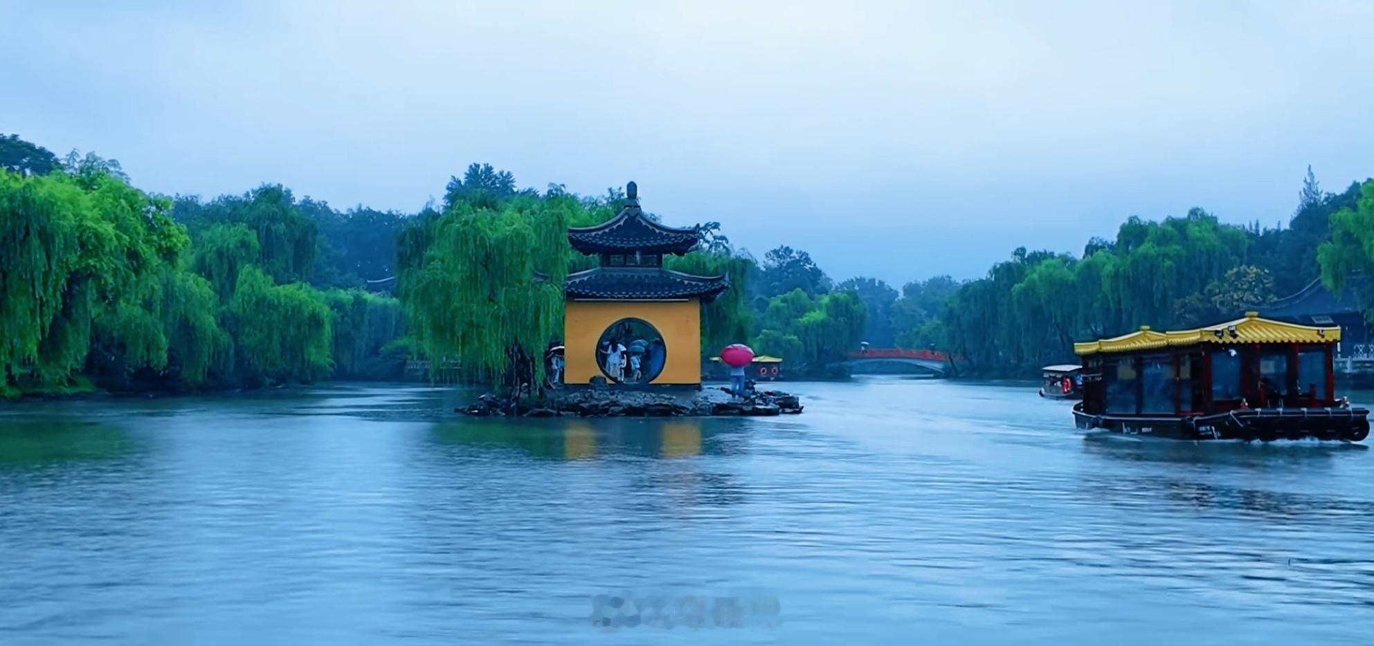 我不想上班，我想出去玩。 