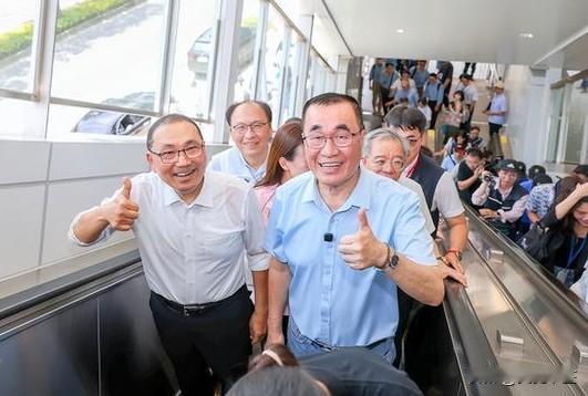 侯友宜公开力挺李四川！新北捷运三莺线30日正式通车，这场通车典礼变成了侯友宜给李