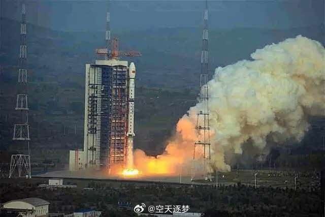 【早安丨航天历史上的今天 】2016年8月10日，长征四号丙运载火箭在太原卫星发