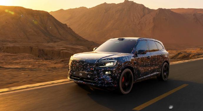 极氪8X官宣 极氪9X：超豪华旗舰极氪8X：超性能旗舰但众所周知，超豪华能有溢价