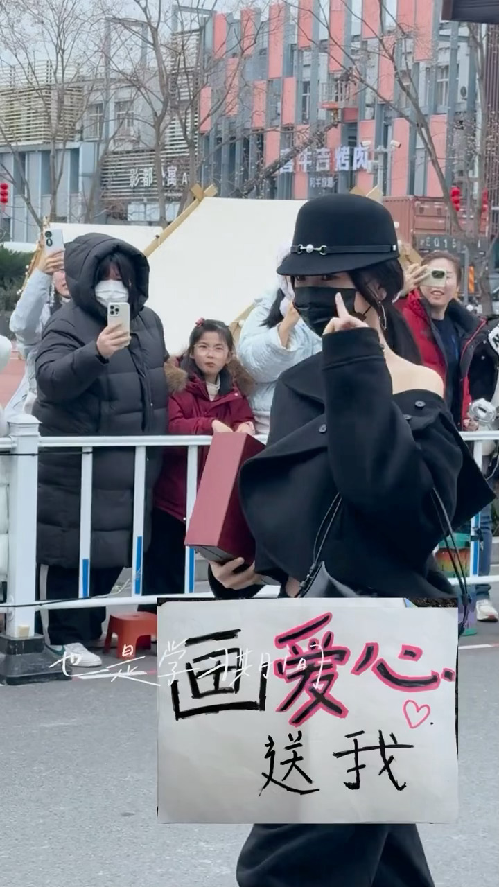 画爱心的宝宝❤️ 