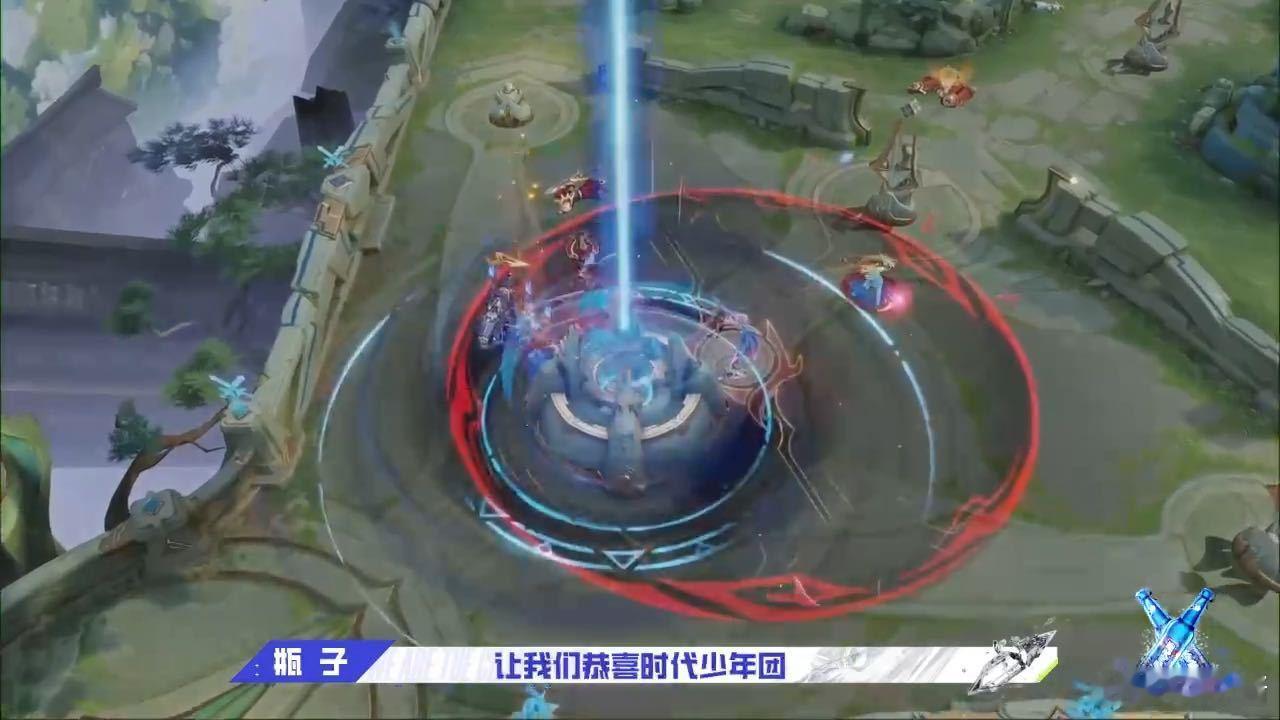 #敖子逸时代少年团赛后拥抱# 那一刻，时间仿佛凝固，敖子逸与时代少年团的拥抱，温