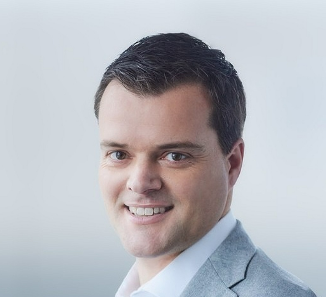 【医生让等死，#亿万富翁用AI抗癌#：通过机器学习找到关键靶点，疗效良好】#亿万