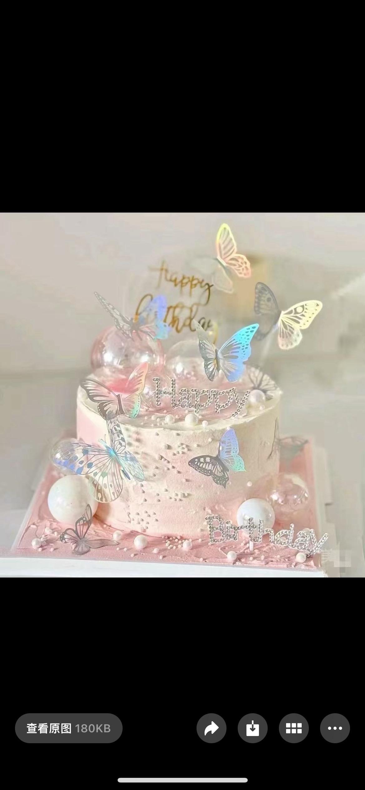 不知不觉我们认识十多年了，别人都说我们两个长得很像，也确实，人生最开心...