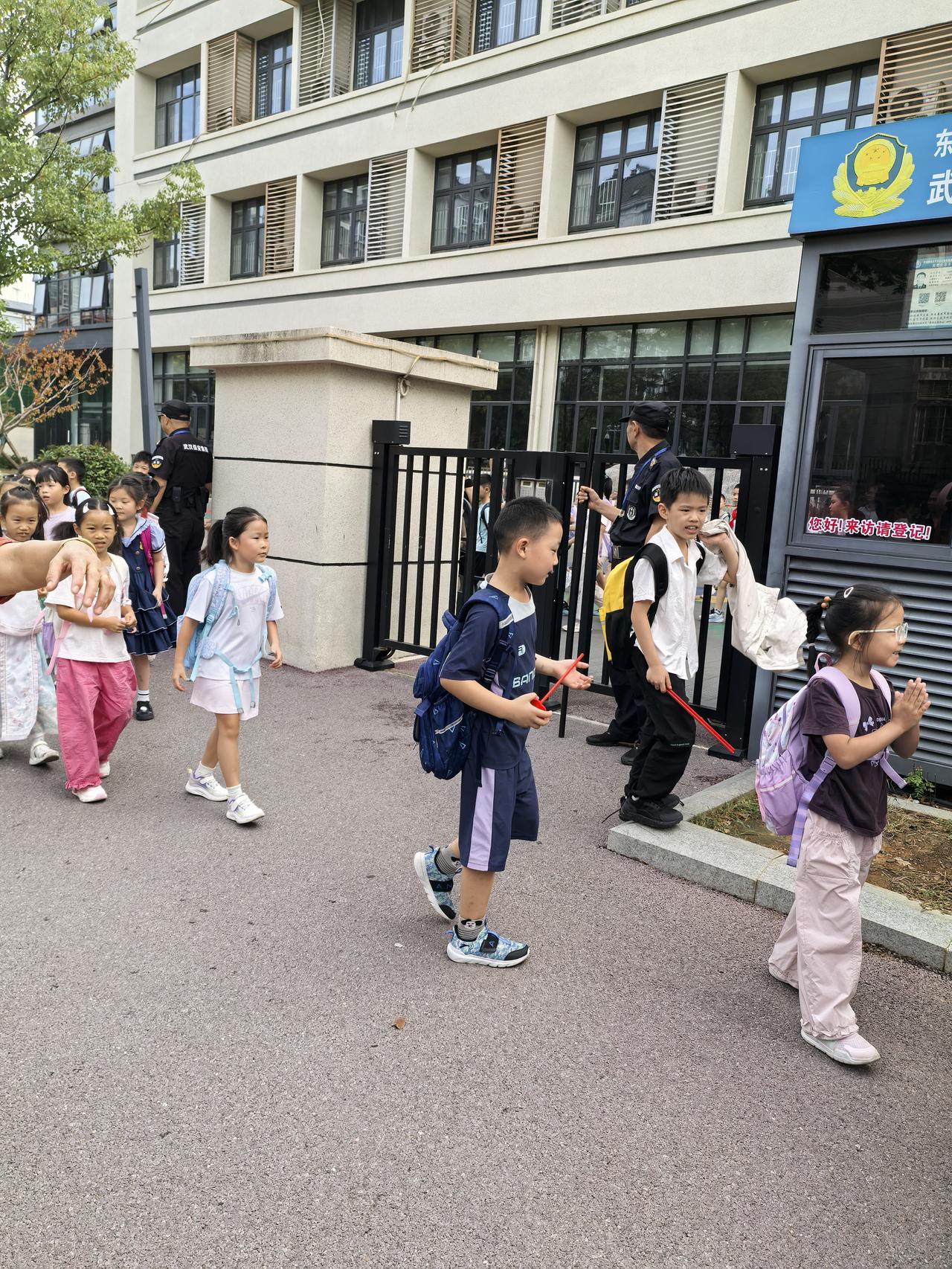 开学第一天
2026年8月31日拍摄武汉光谷一小
