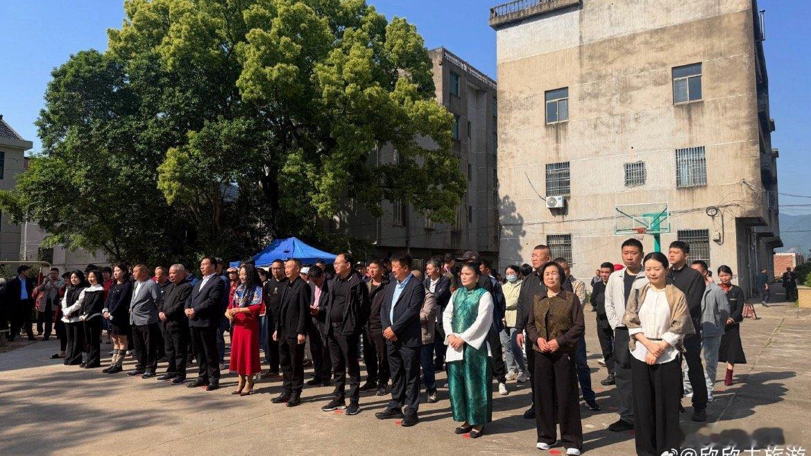 台州侨团聚力与乡亲同行共富路 天台设立4·26华侨志愿者服务日，现场完成侨企村结