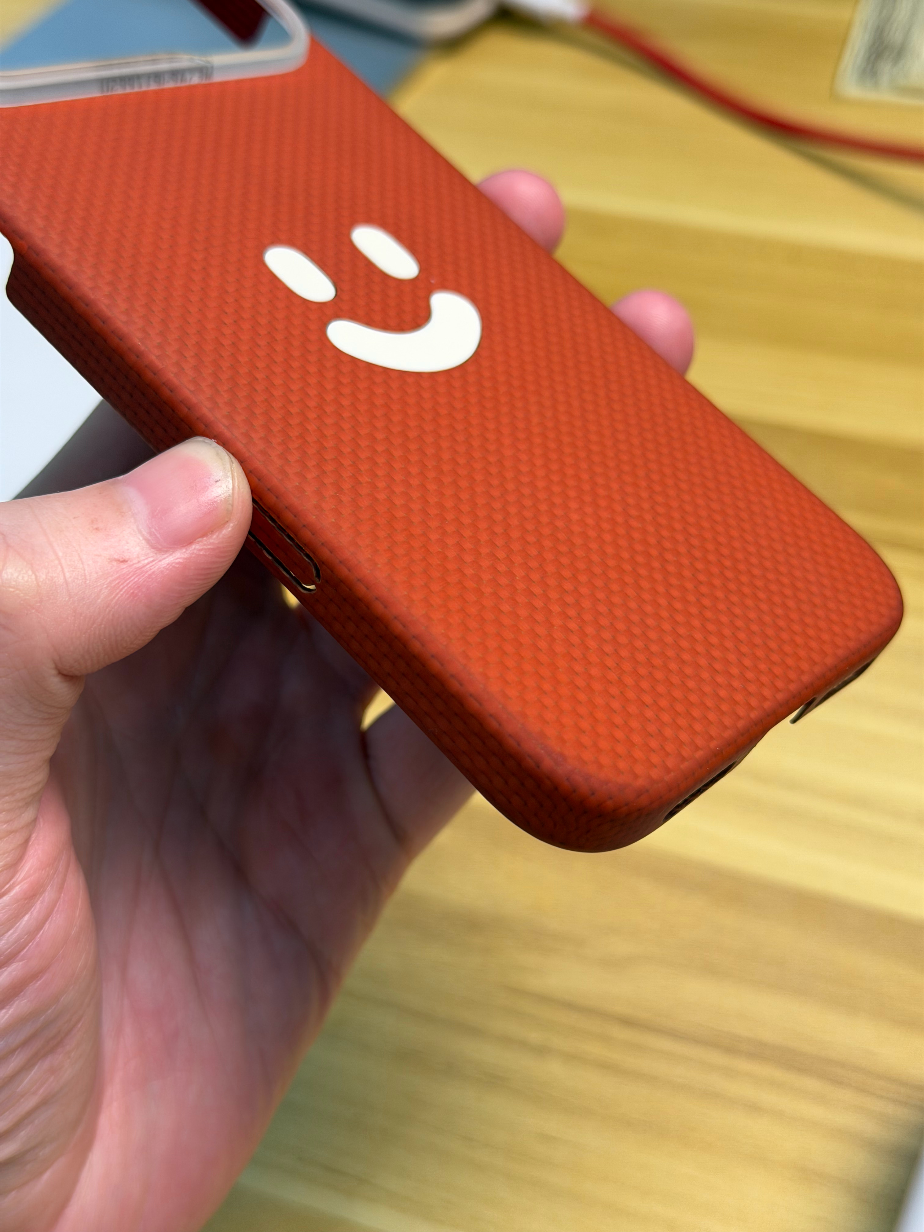 好难受，手机壳被我弄脏了 这种手机壳怎么清理