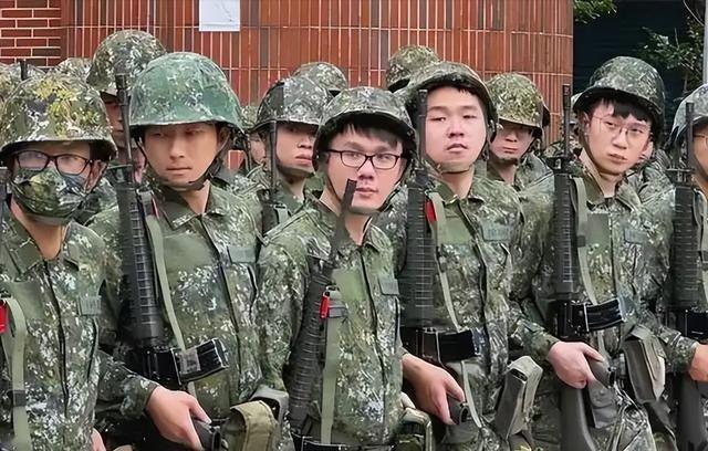 台“防务部”发布通报， 6月22日，台湾军队发布通报：从6月22日起开展五天四夜