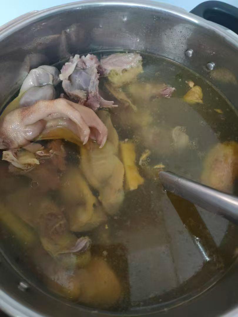 家常农村炖鸭汤，暖心暖胃，美味又营养！