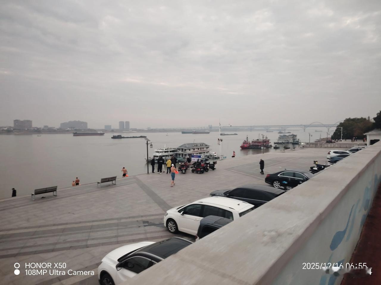 新年快乐，万事如意心想事成，谢谢老铁一如既往的支持，谢谢朋友支持鼓励欣赏学习，谢