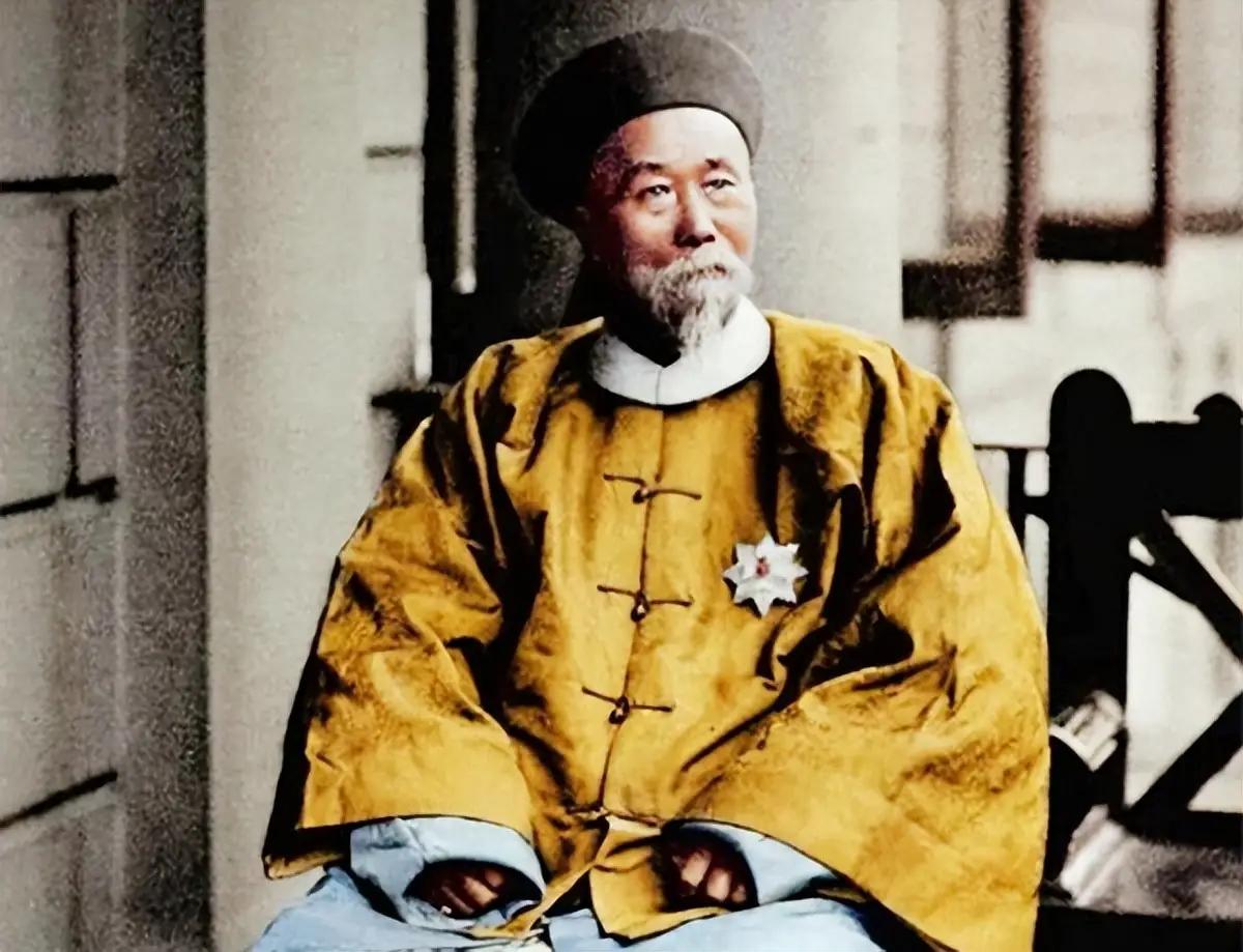 1863年，纳王郜永宽兴高采烈去赴宴，酒过三巡，人头落地。郜永宽也算讲义气，却没