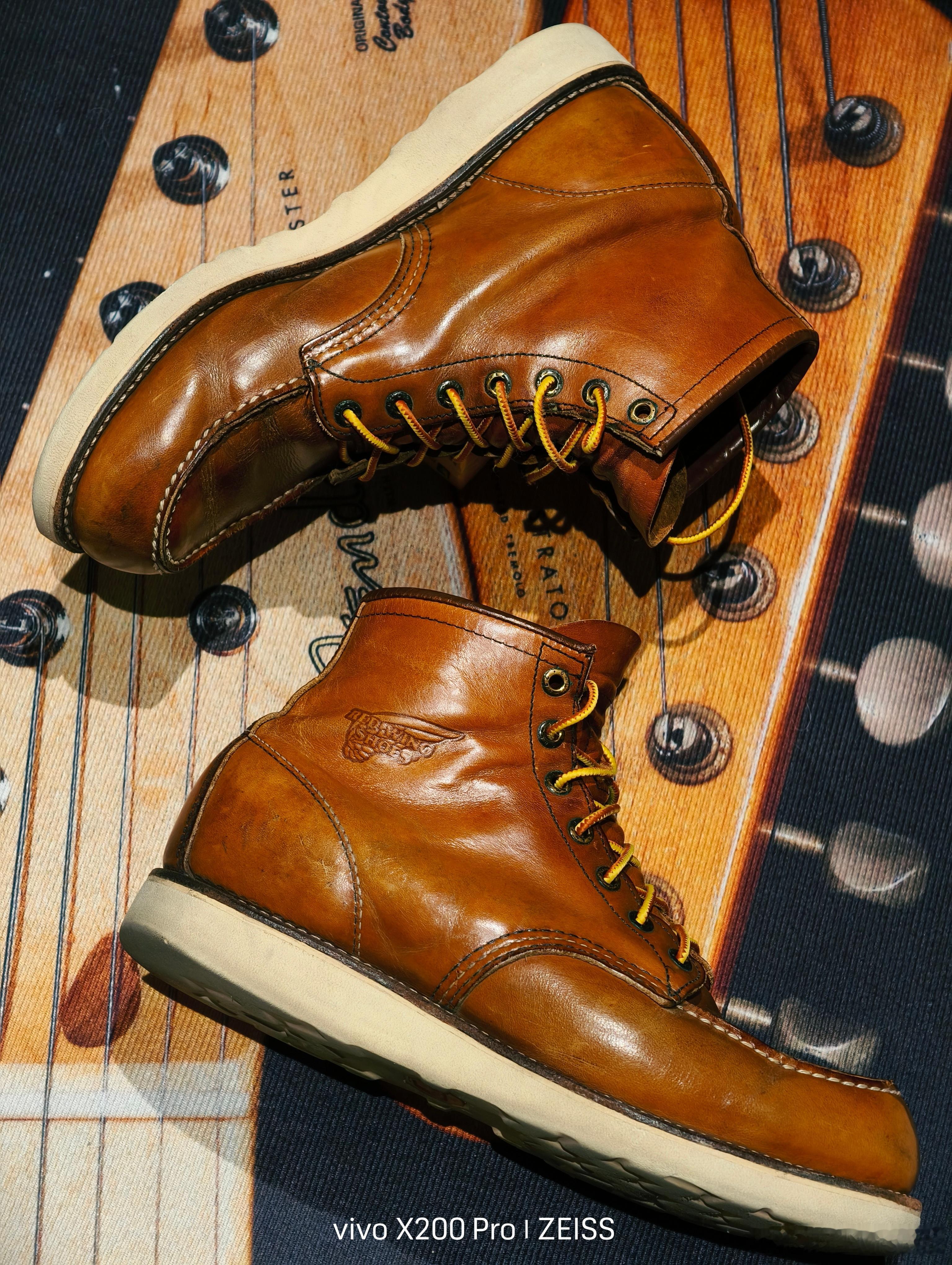 给这双穿了10多年换了两次底的Red Wing 875上个油[憧憬]  