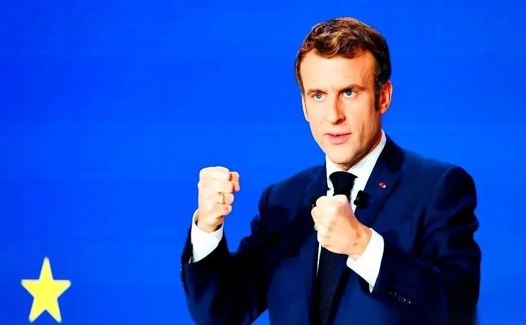 马克龙怒砸话筒！当着全世界痛斥美国：你定的规则自己撕，对盟友搞新殖民？
 
全球