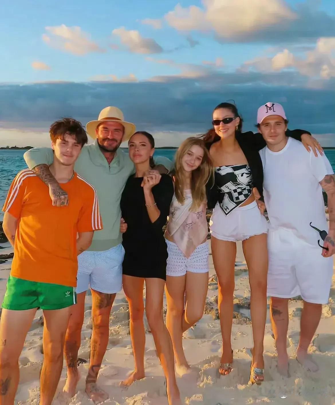 贝克汉姆一家海边度假，满屏的帅哥和美女！ 