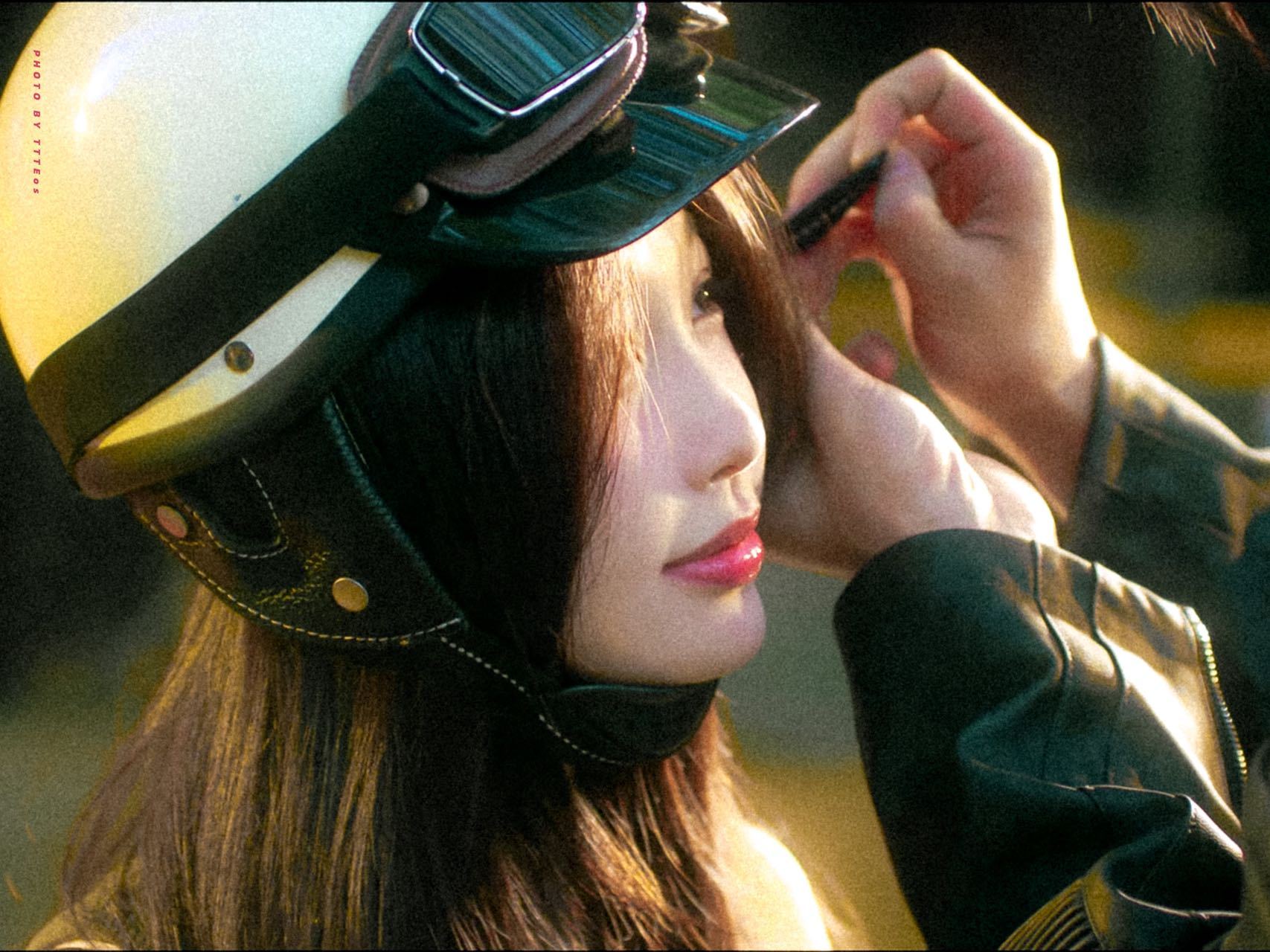 虞书欣台偶女主的明媚感 《双轨》里的明媚感就是最大的杀手锏！小太阳一般温暖美好的