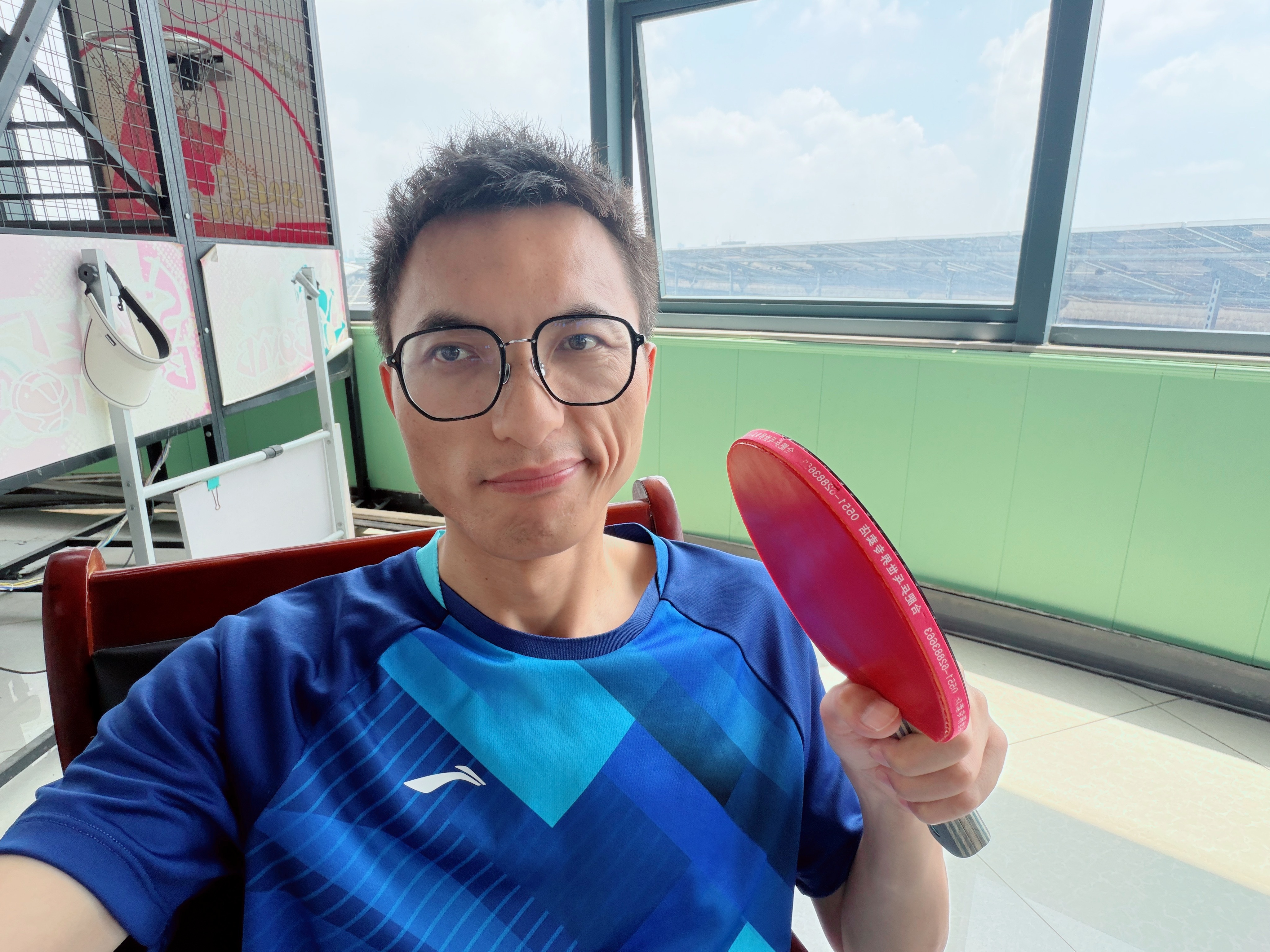 汽车媒体老师们都去成都车展了，不称职的我在球馆打球，可以吧～