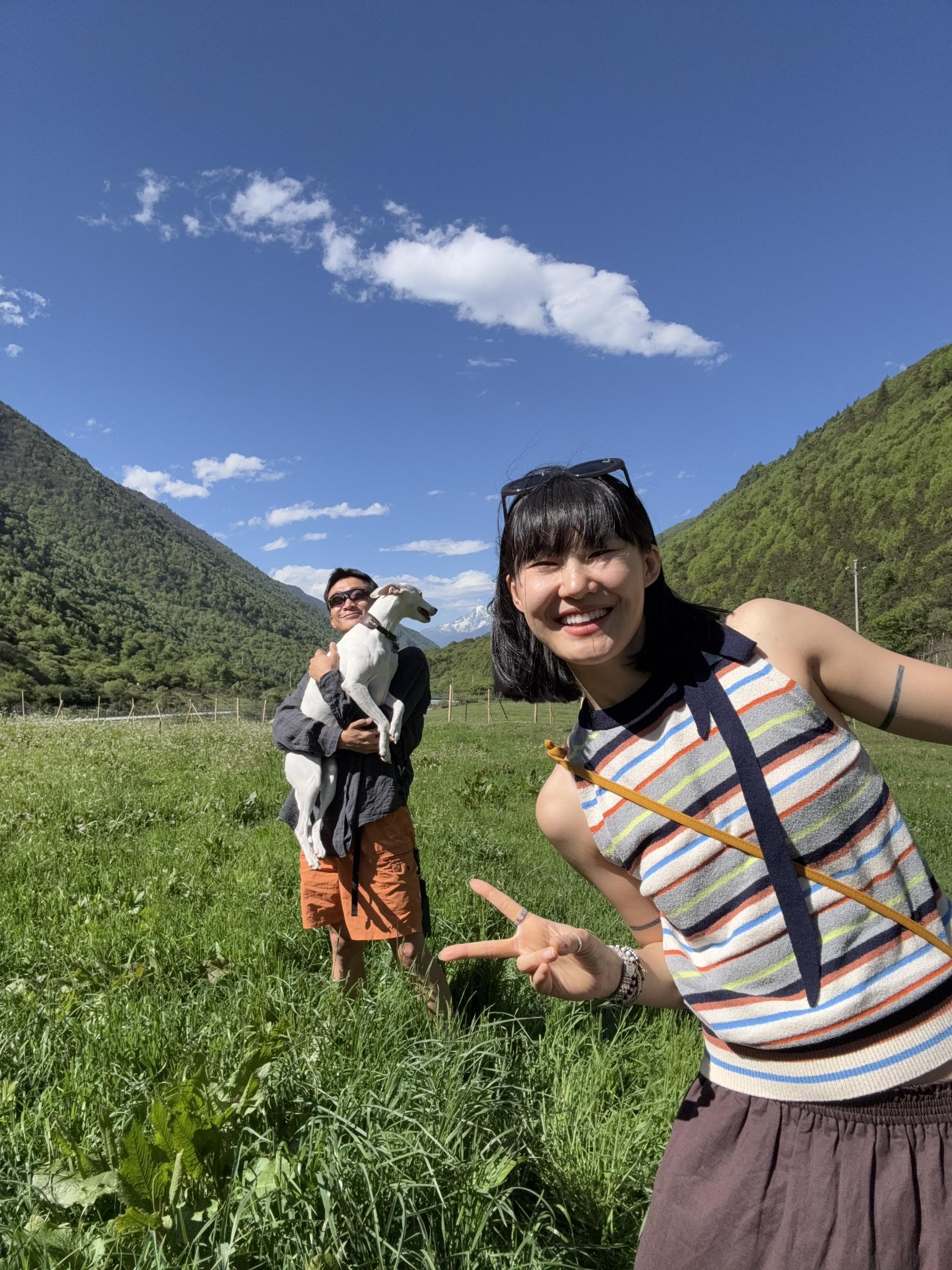 婚礼前的最后一次旅行。为什么会突然有这次计划出行呢？ 前几天我在填写婚...