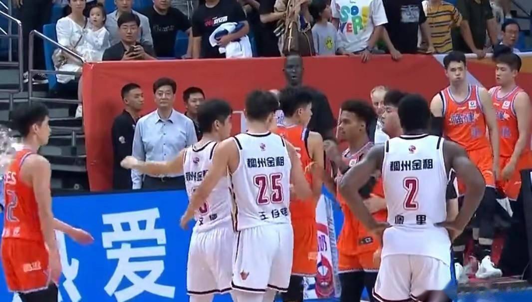 CBA公布对浙江男篮与福建男篮赛后冲突的溯源情况和处罚结果。约瑟夫-杨、程帅澎、