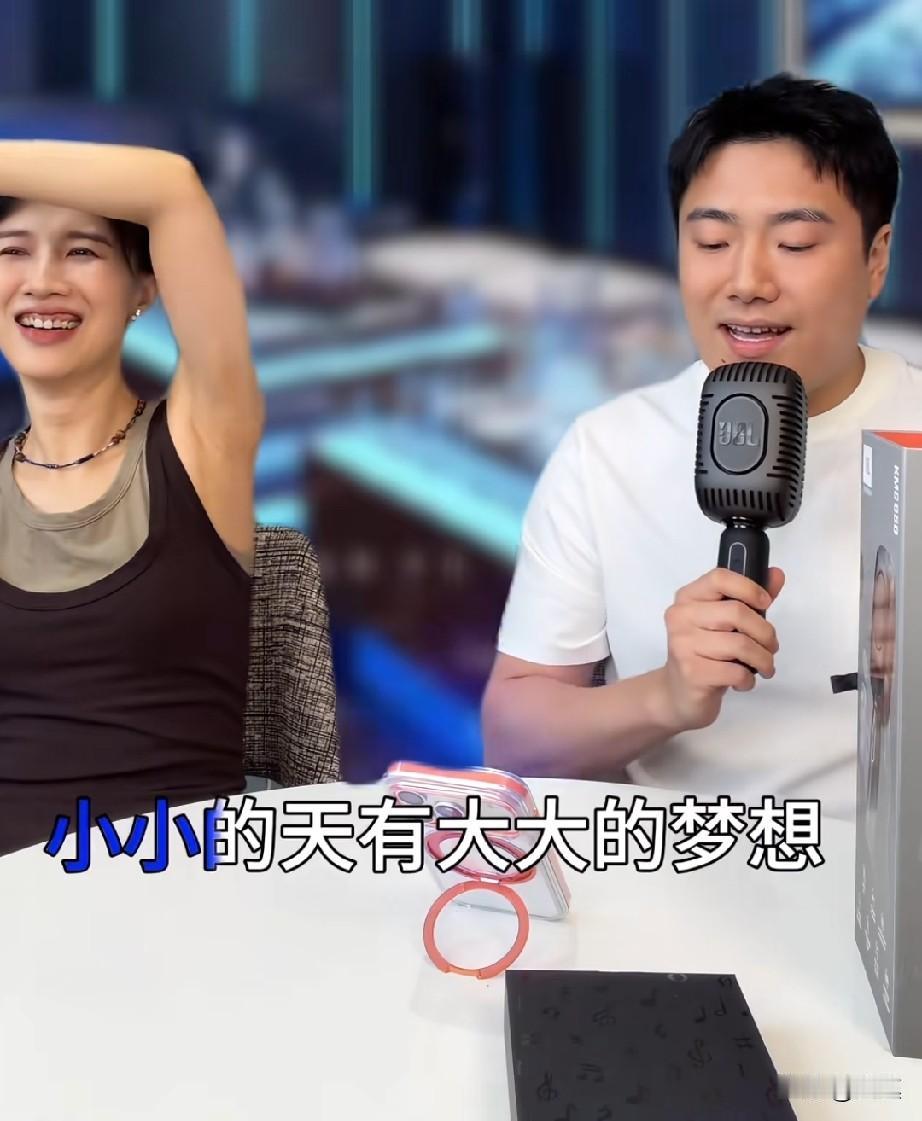 梁靖昆原来唱歌很好听啊！

今天看了梁靖昆的一个访谈节目，没想到一向低调沉稳的梁