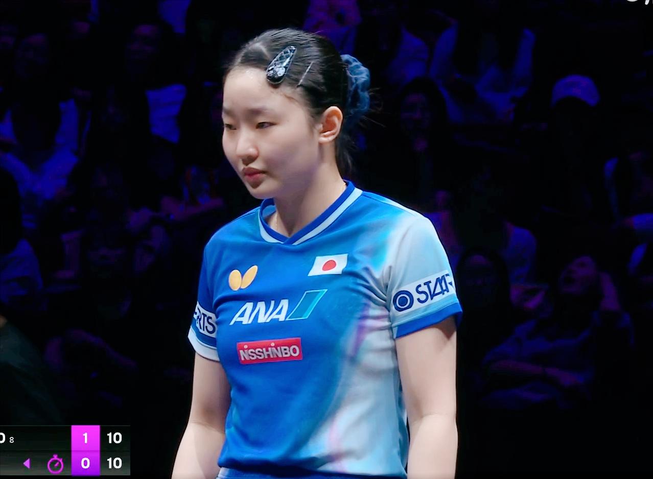 突发！梁靖崑怎么了？留言区怎么都在讨论他伤情？

张本美和正在和安娜比赛，
但是