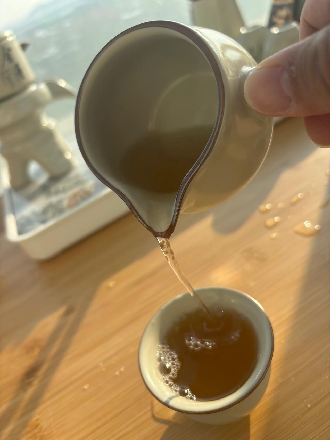 有朋友茶才香，有心境茶才甜！