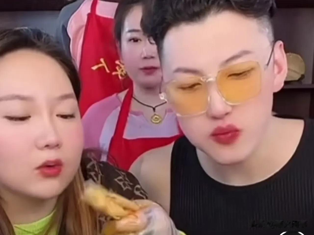 前几天报道刘大美人发朋友圈火速征婚，可以先结婚再发展恋情，疑似与现男友王英杰分手