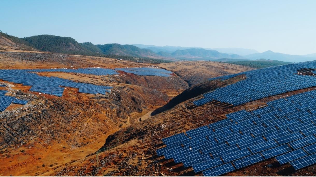 文科不能轻易去学，就是因为它的壁垒太低了，张雪峰讲的话绝对没有错，专业是学机械的