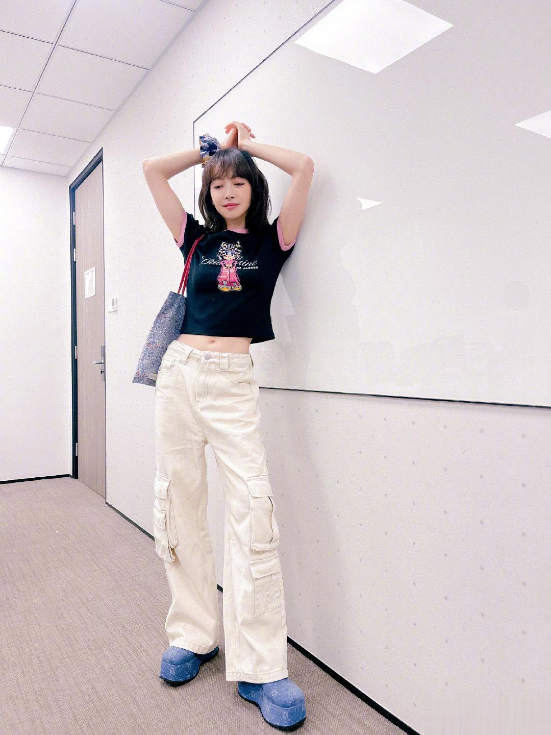 #宋茜一口气发了18张图##宋茜初秋女友#  姐姐你怎么这么漂亮！这个秋天真的很