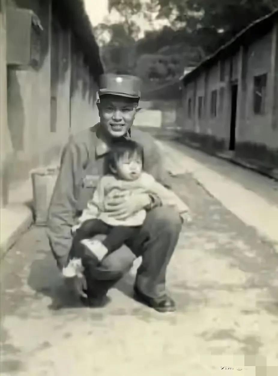 应该说，从小就是云南人的影子，长大了更是，虽然是在台南出生，长大，但是云南普洱彝