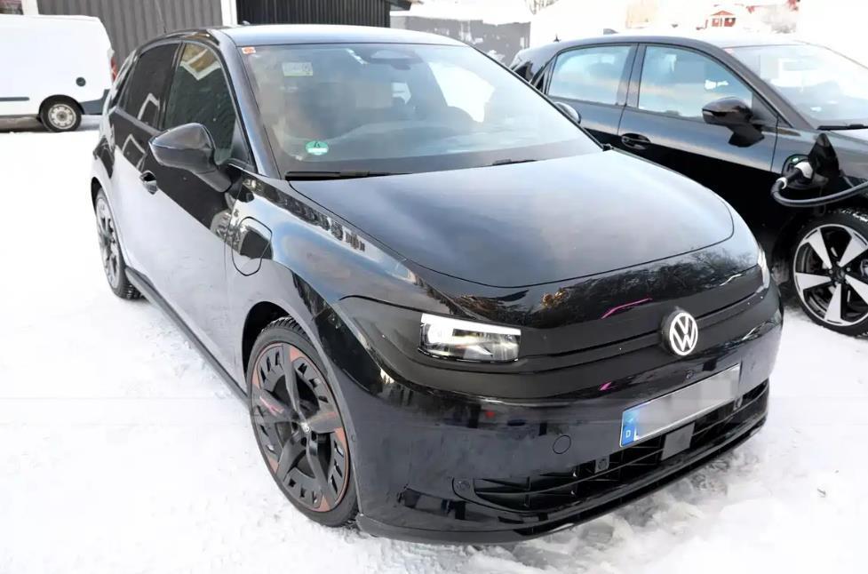 日前，大众ID.POLO低伪装谍照曝光，这款入门级纯电小型车将于4月29日发布、