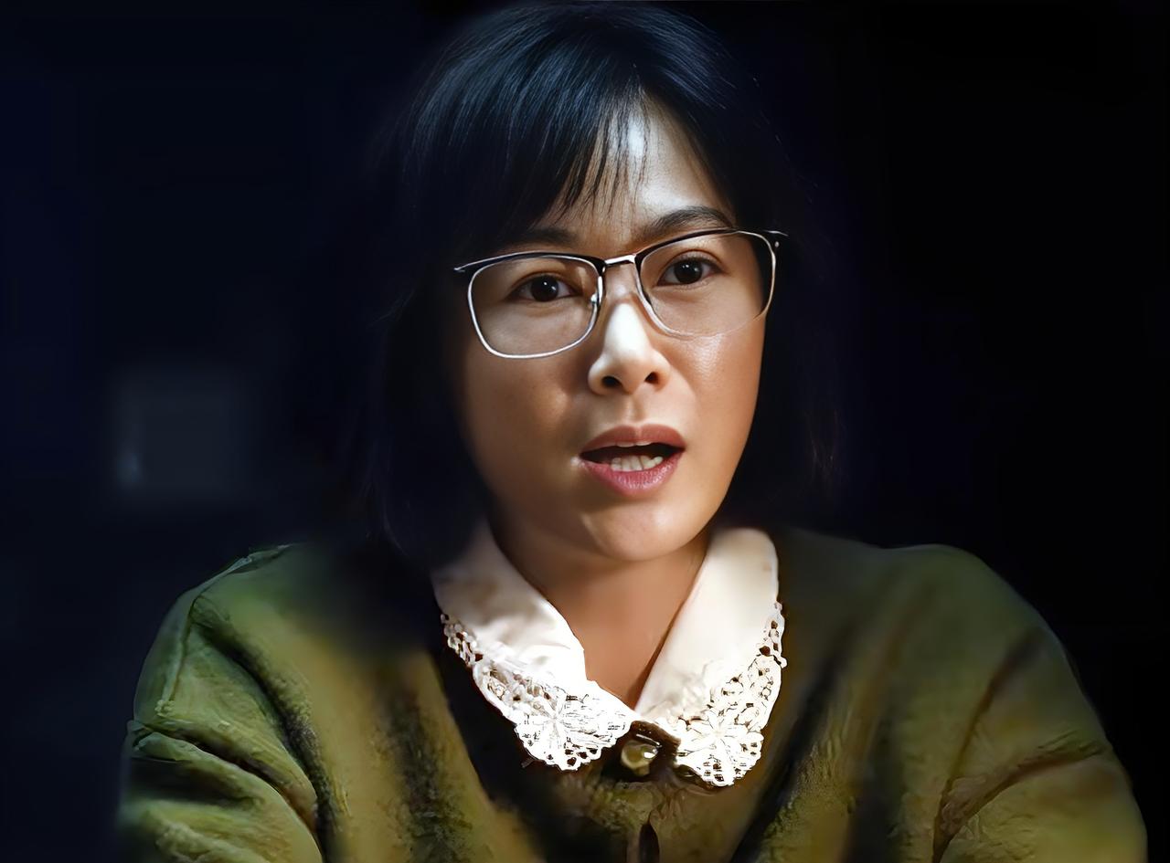 《交锋》：最先怀疑的内鬼就是李凤歌，现在看来果然没有看错！

双面间谍蒋在珍前脚