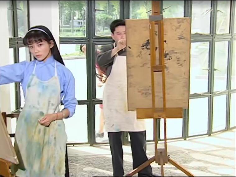 方瑜穿民国学生装，有一种艺术生的气质。
#情深深雨蒙蒙#
